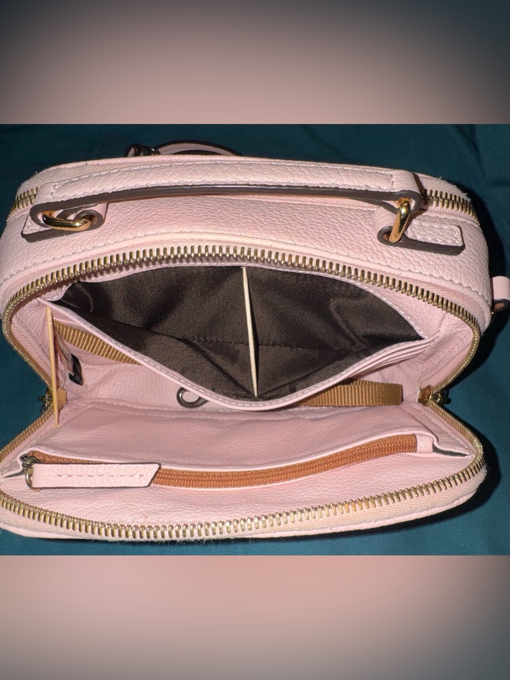 Dooney & Bourke Women's Belvedere Ambler Crossbody Camera Bag Pebbled Leather - Picture 12 of 15